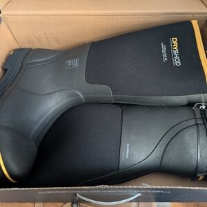 Dryshod steel Toe Waterproof Cold Rated Men's 11 Black and Yellow Boots